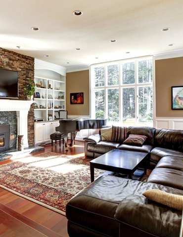 Living room with fireplace