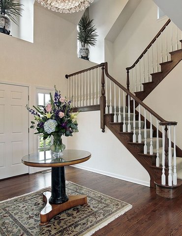 entrence door with laminate floor